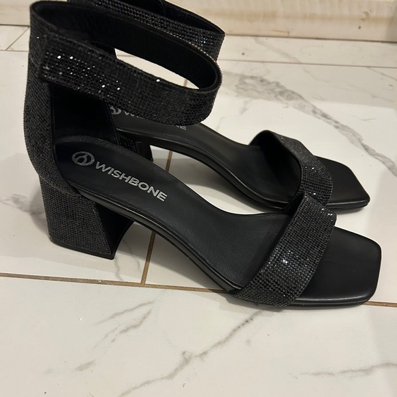 LIKE NEW WISHBONE ADRIANA Shoe Sz 9 - Picture 4 of 16